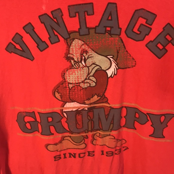 Disney mens size 2XL Grumpy red short sleeved T-shirt - Picture 2 of 5